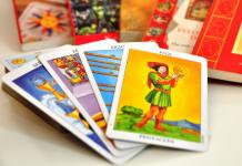 Քարտերի մեկնաբանություն.  Գուշակություն Tarot քարտերով.  Դասավորություններ և մեկնաբանություններ